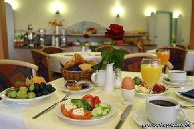Plaza Hotel Μπρούχσαλ Εστιατόριο φωτογραφία
